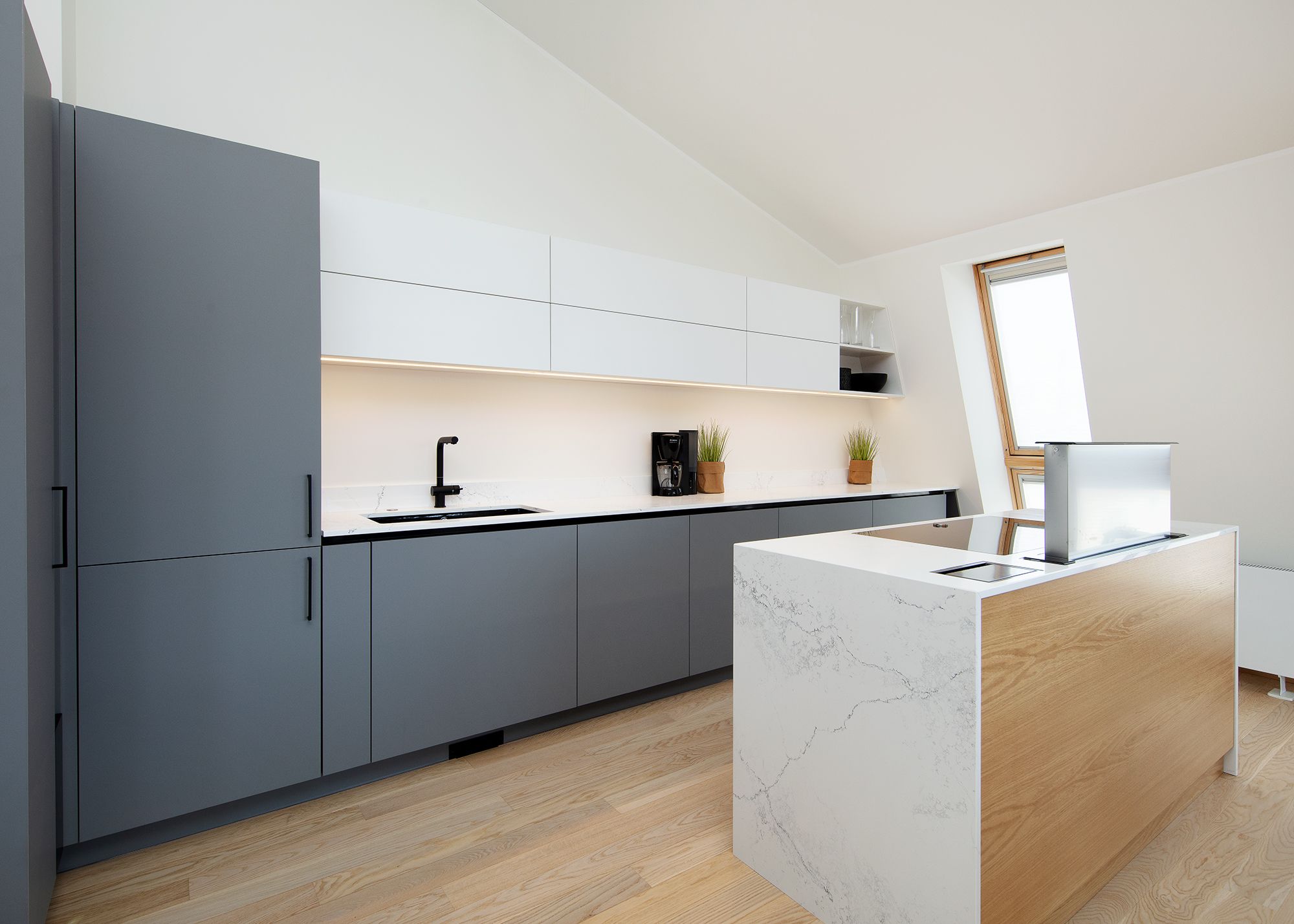 Minimalistlik köök kiviga Empira White