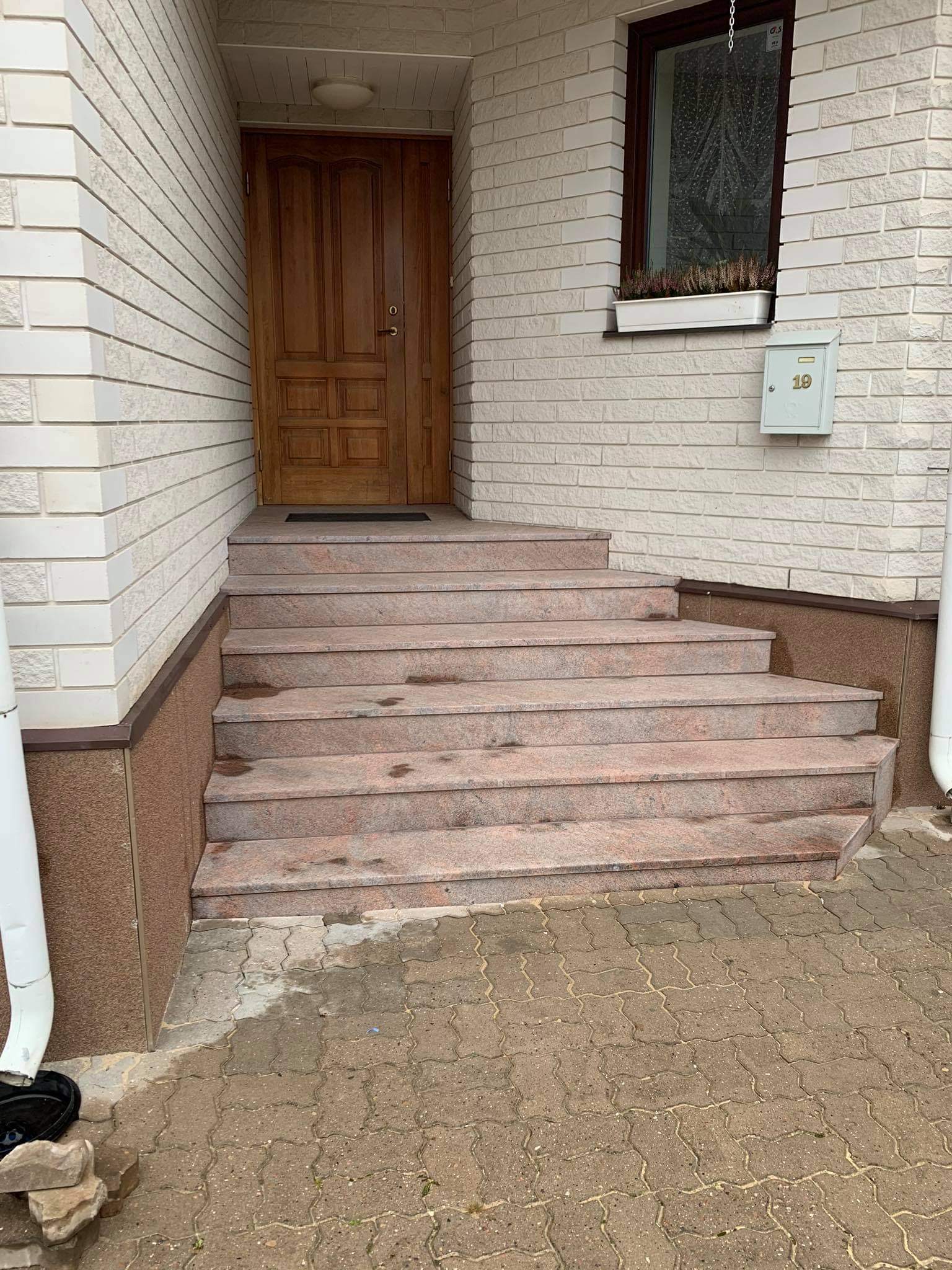 Outdoor staircase with flamed surface granite Multicolor.