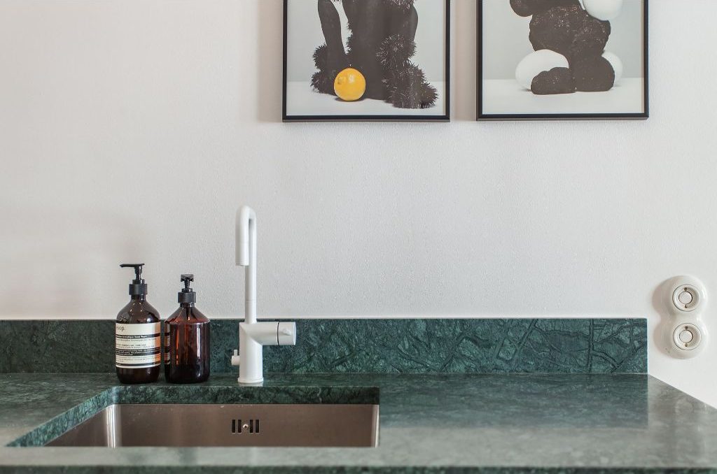 Verde Guatemala marble kitchen