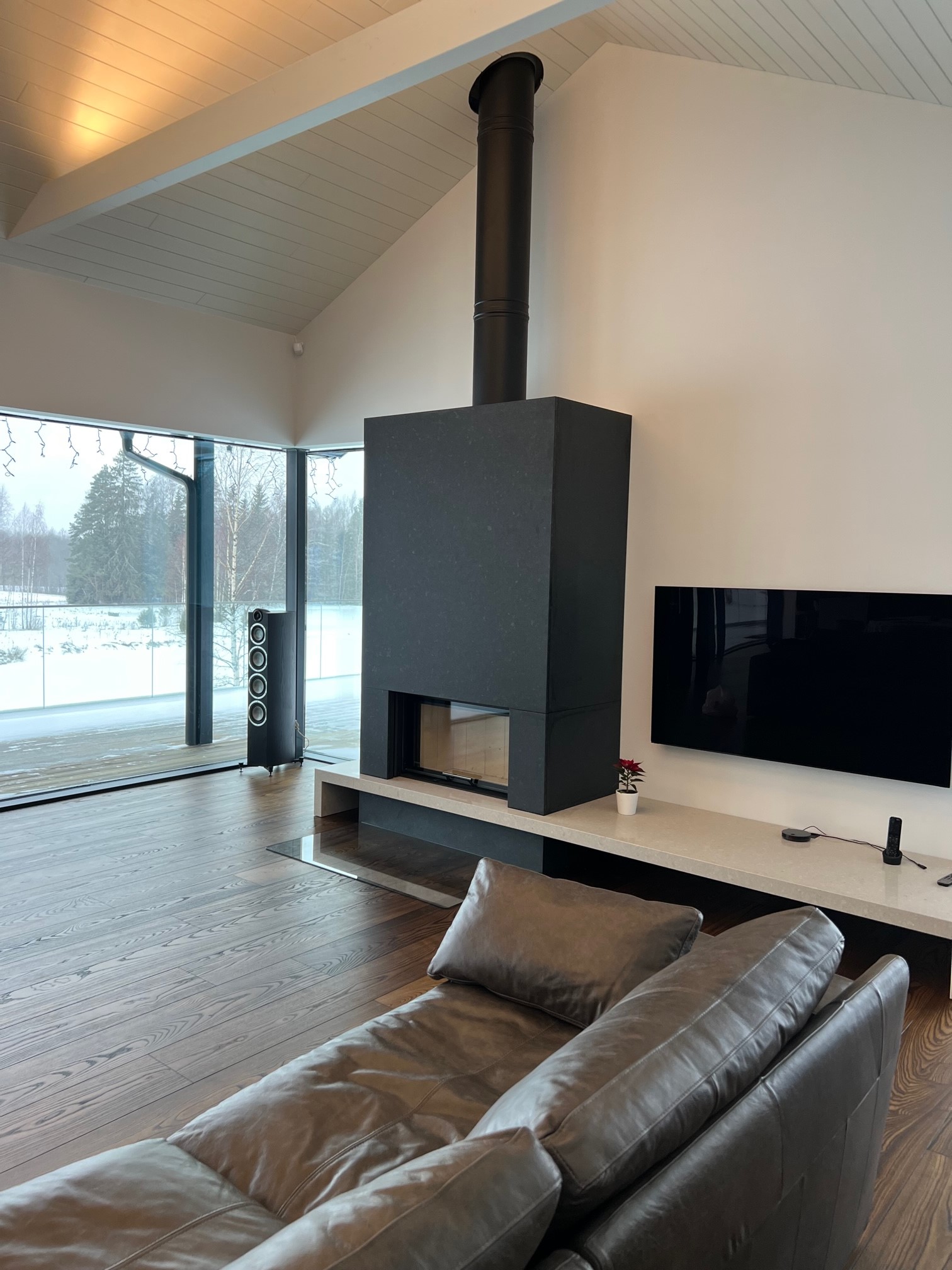 Kamin i Absolute Premium Black